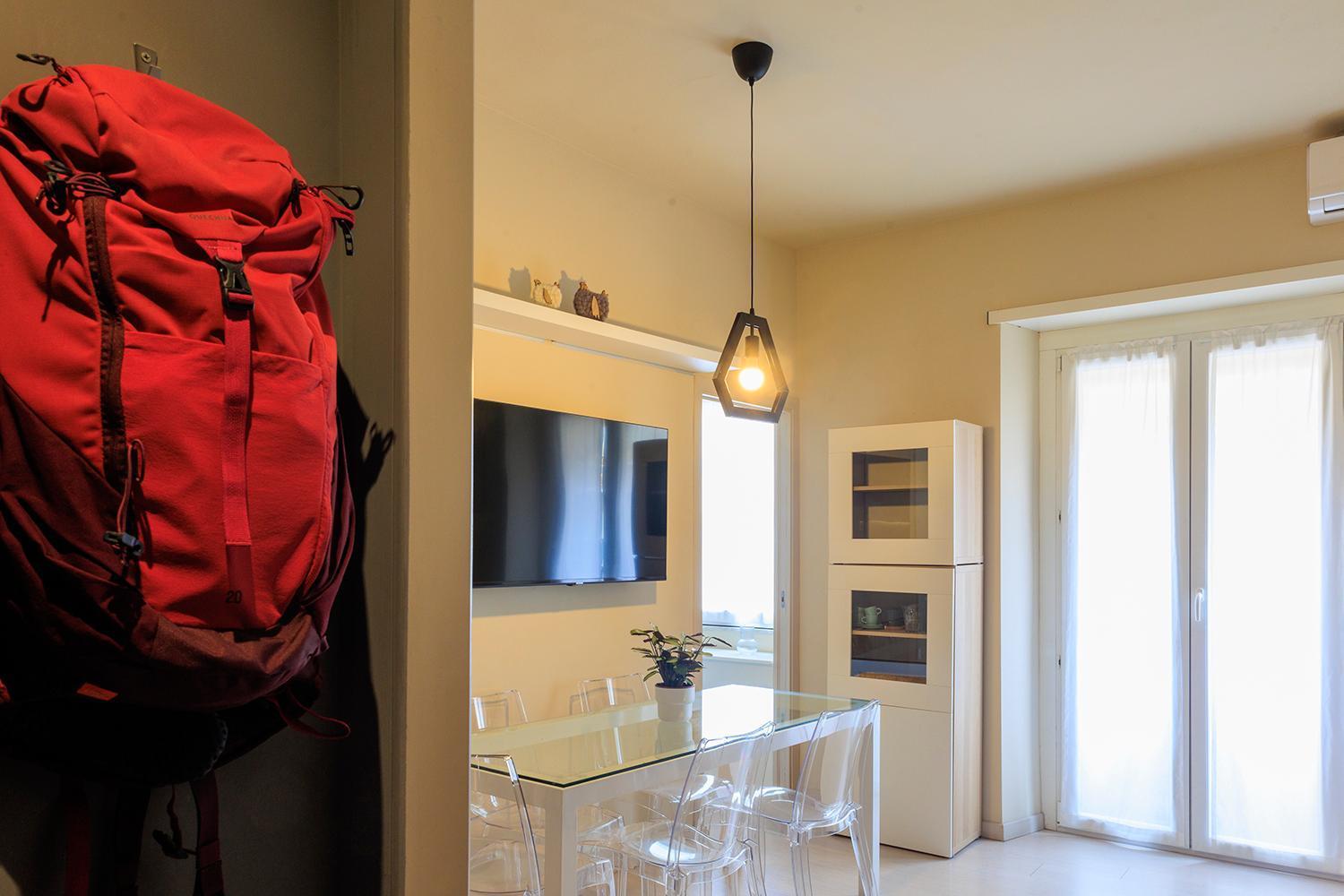Discovering Apartment *